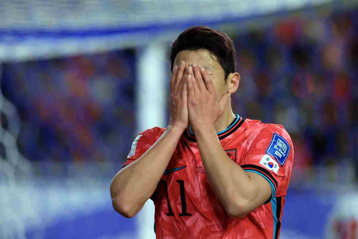 지난해 경기도 수원시 팔달구 수원월드컵경기장에서 열린 2026 국제축구연맹(FIFA) 북중미 월드컵 아시아 3차 예선 B조 8차전 대한민국과 요르단의 경기에서 황희찬이 찬스를 막히자 아쉬워 하고 있다. / 뉴스1