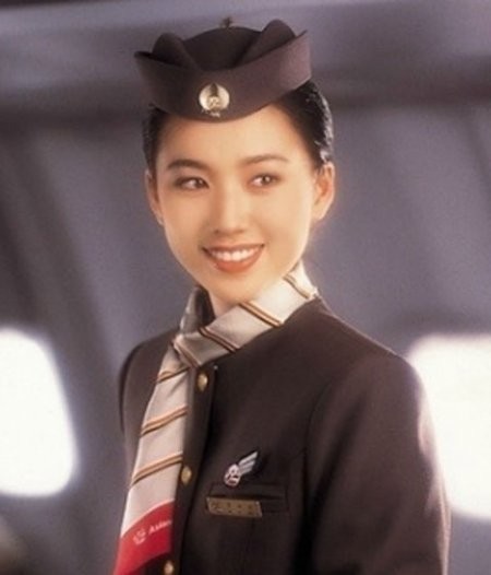 아시아나 광고 모델로 활동할 당시 박주미 자료사진. 박주미는 1993년부터 2000년까지 아시아나항공 2대 전속모델로 활동했다. / 온라인 캡쳐 갈무리, 아시아나
