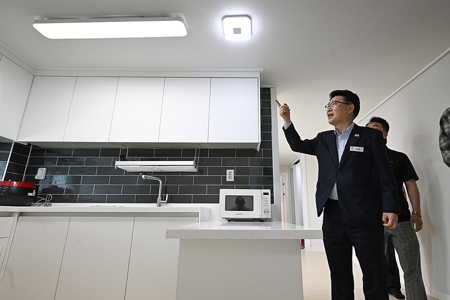 '명절만큼은 더 따뜻하게' 김원기 의정부시장, 취약계층 찾아 돌봄 점검