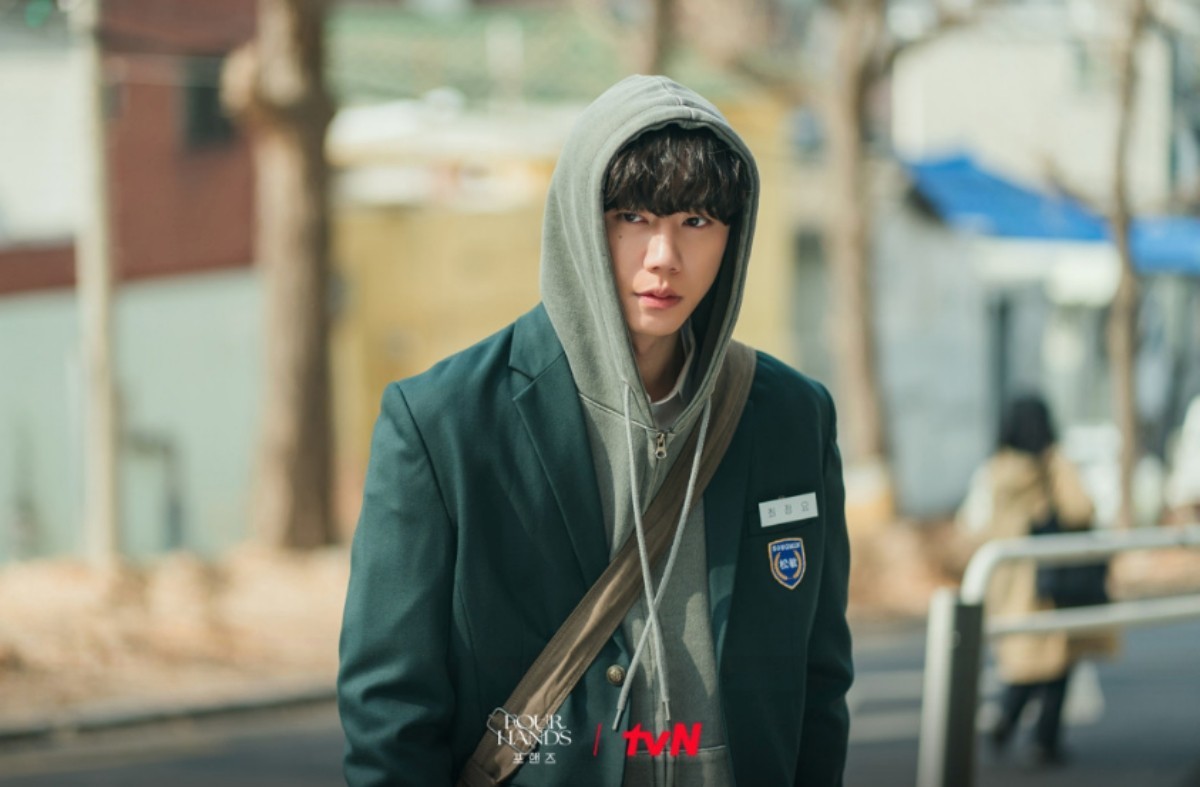 '포핸즈'에서 열연 펼치고 있는 배우 이준영. / tvN 제공