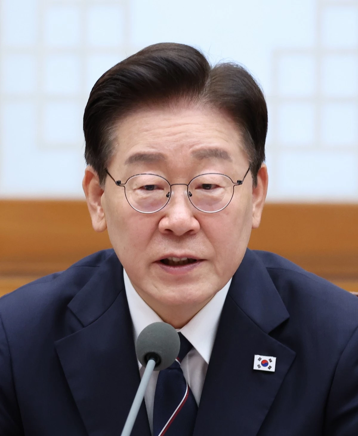 이재명 대통령이 14일 청와대에서 열린 샤브카트 미르지요예프 우즈베키스탄 대통령과의 확대회담에서 발언하고 있다. / 뉴스1
