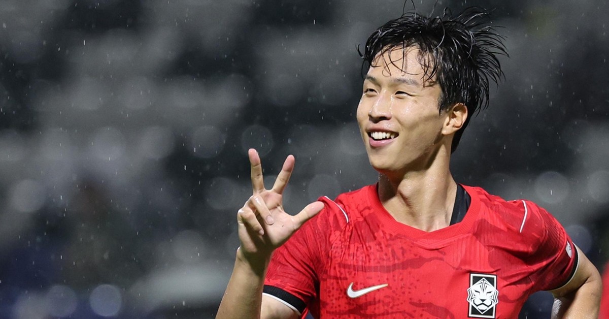 15일 오후 일본 나고야 미즈호 파크 럭비 필드에서 열린 2026 아이치·나고야 아시안게임 남자축구 D조 예선 대한민국과 카타르의 경기, 엄지성이 세 번째 골을 넣고 세리머니를 하고 있다. / 뉴스1