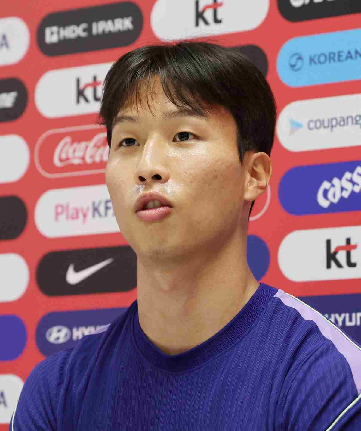 대한민국 축구국가대표팀 엄지성이 지난 6월 멕시코 과달라하라 인근 대한민국 축구대표팀의 베이스캠프 훈련장인 사포판 치바스 바예 베르데에서 훈련에 앞서 인터뷰를 하고 있다. / 뉴스1