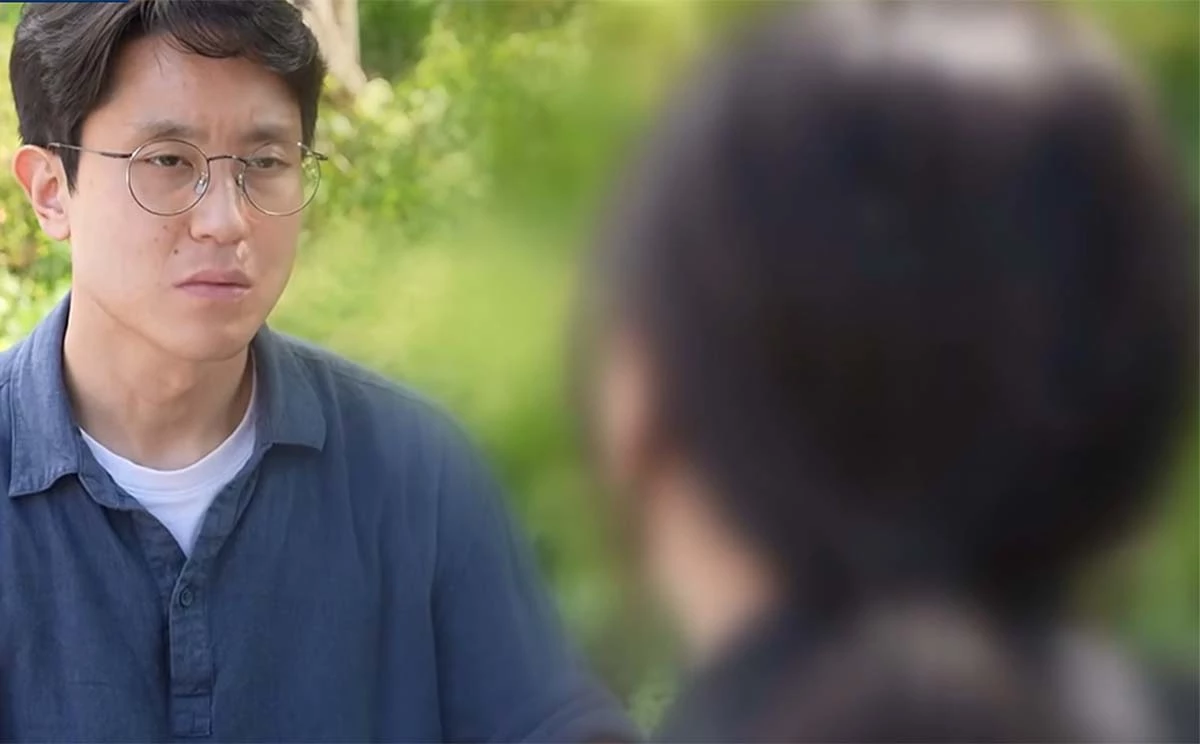 피해 여성이 JTBC 취재진과 이야기하고 있다. / JTBC