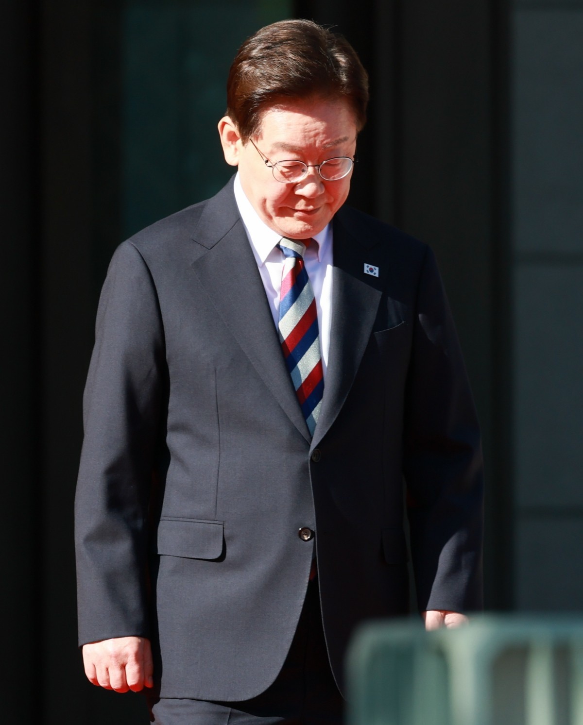 고개 숙이고 있는 이재명 대통령. / 뉴스1
