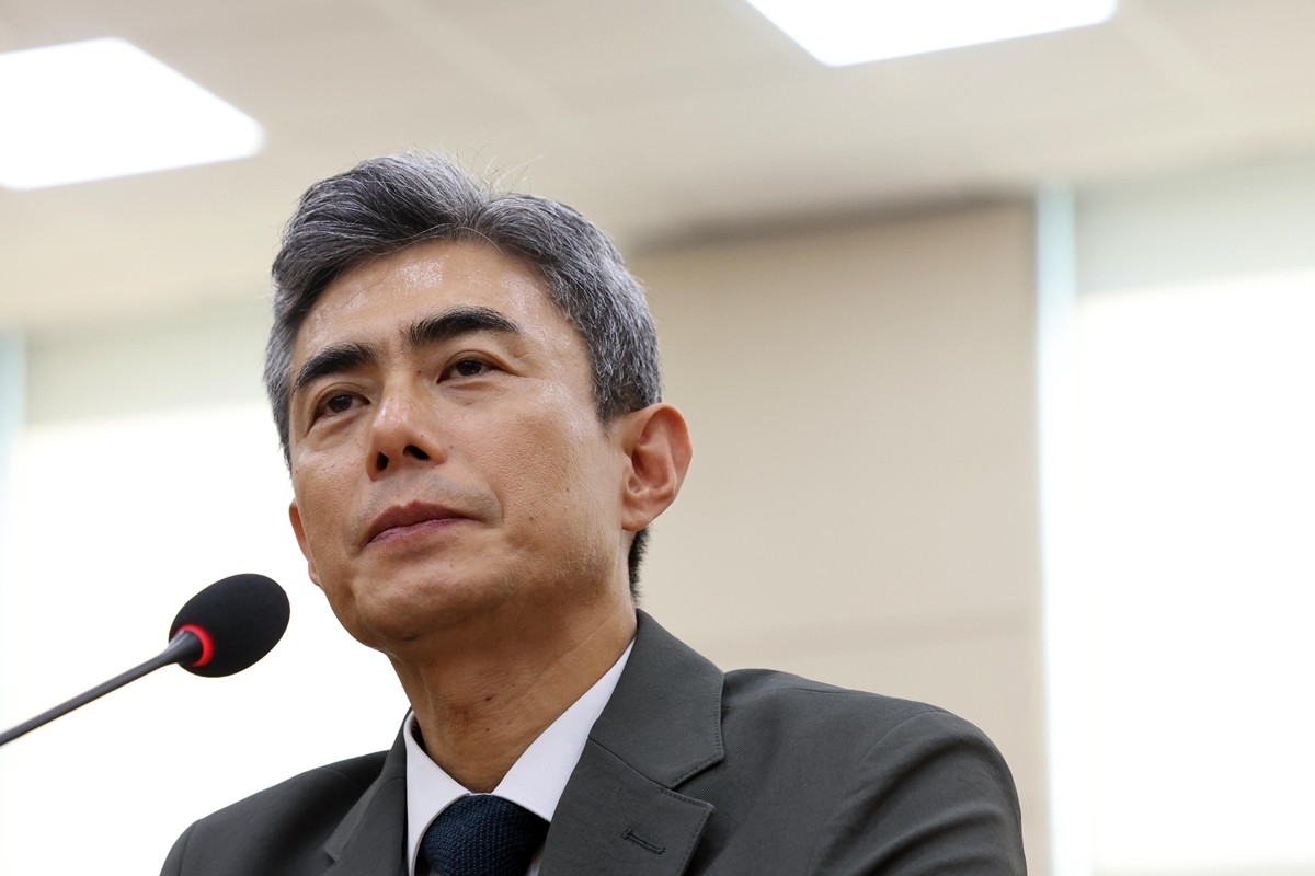 강신철 국방부 장관 후보자가 16일 서울 여의도 국회 국방위원회에서 열린 인사청문회에서 생각에 잠겨 있다. / 뉴스1