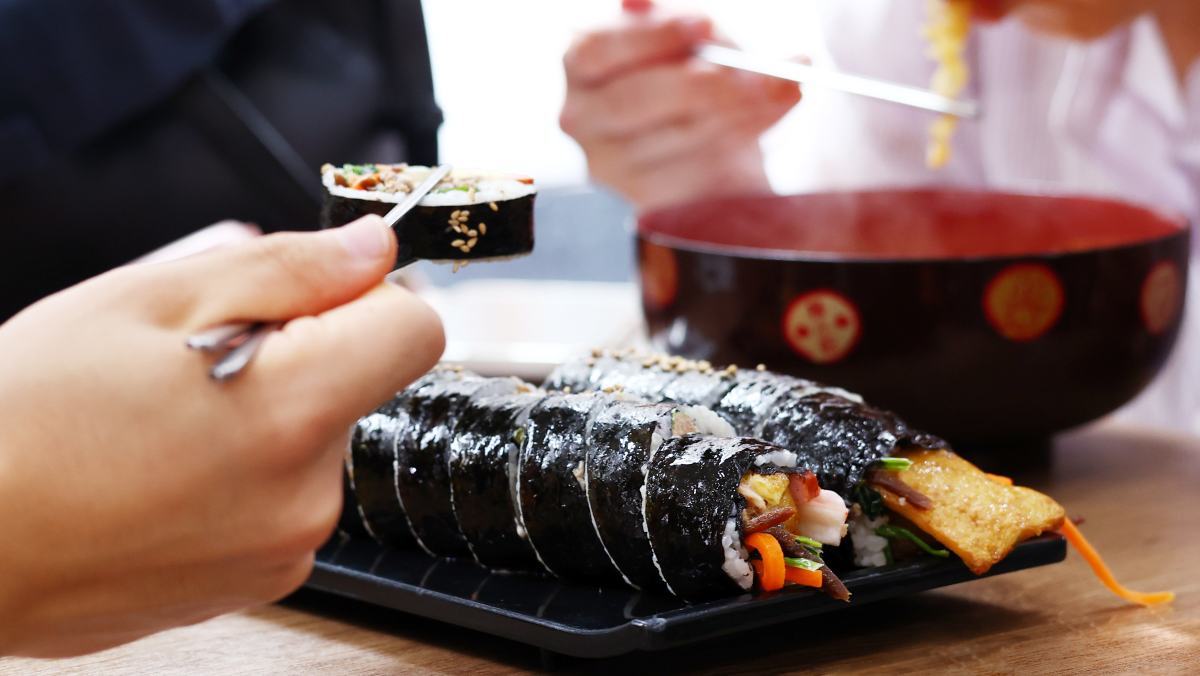 최저임금·재료비 폭등에 결국 '이것'까지 등장… 런치플레이션이 바꾼 식탁 풍경