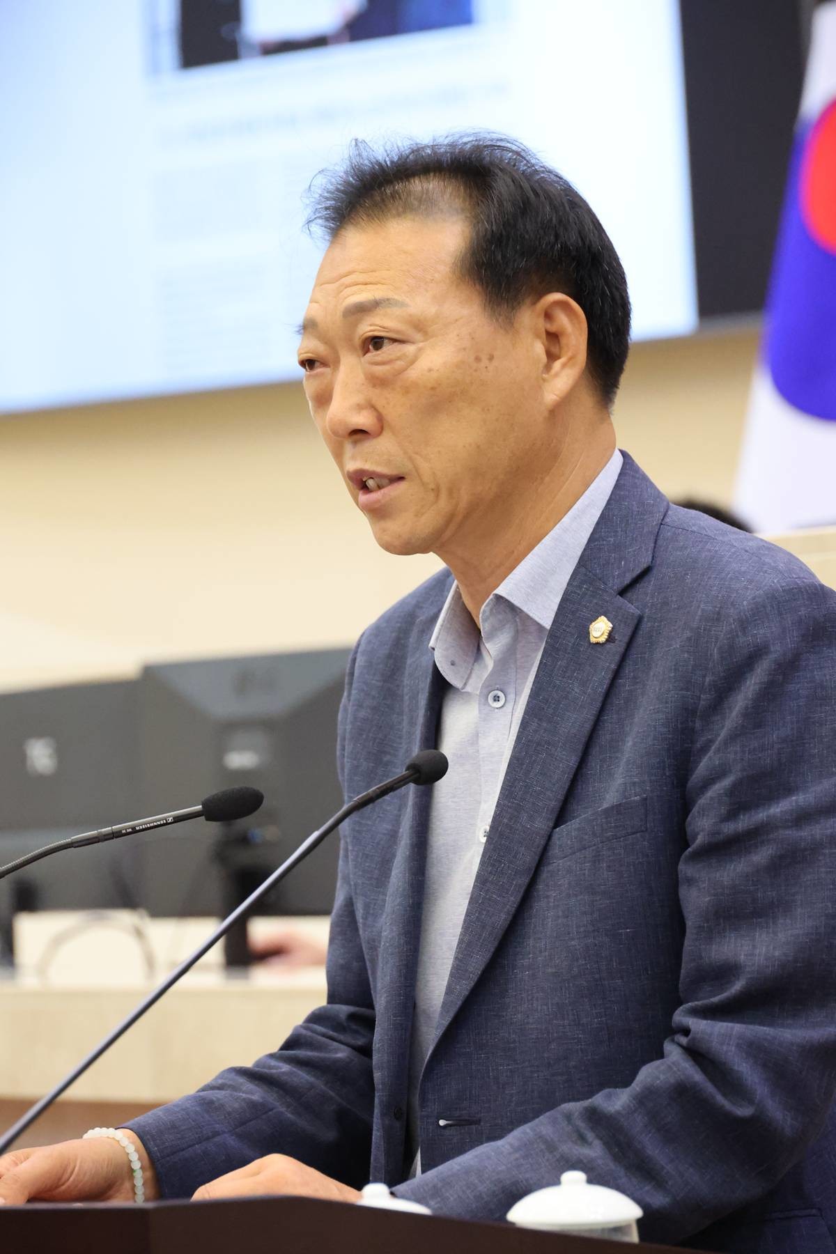 포항시의회 김영헌 의원(예산결산특별위원장) 16일 5분자유발언 모습/포항시의회