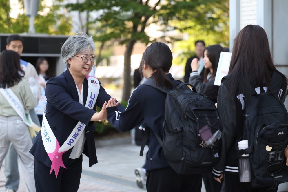 “혼자 고민하지 마”… 세종시교육청, 2학기 등굣길 ‘마음건강’ 캠페인 전개