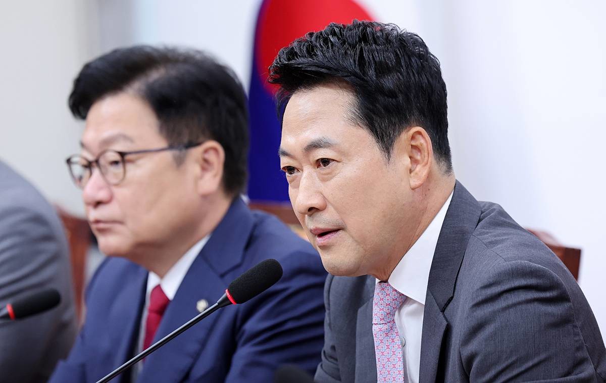 장동혁 국민의힘 대표가 17일 서울 여의도 국회에서 열린 최고위원회의에서 모두 발언하고 있다 / 뉴스1