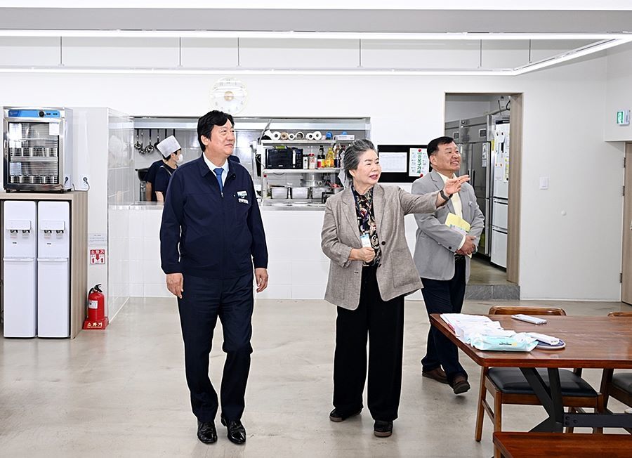 "명절 앞두고 더 세심하게" 손배찬 파주시장, 아동·어르신 돌봄 현장 방문
