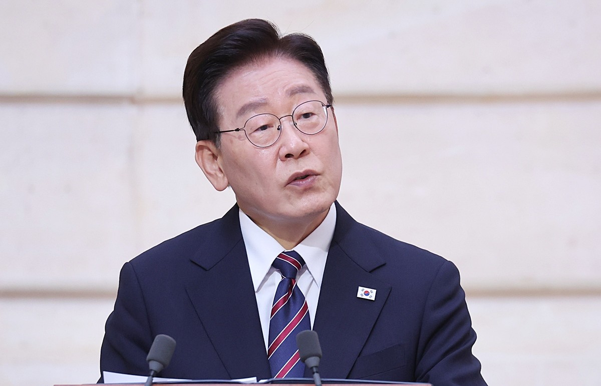 “이 대통령 회견서 변명하면 지지율 20%될 것” 예언한 정치논객 