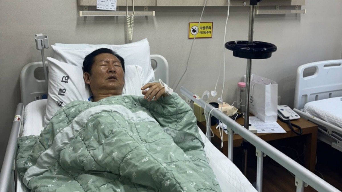 18일 정청래 민주당 의원이 자신의 SNS를 통해 병원에 입원한 사진을 공개했다. / 정청래 페이스북