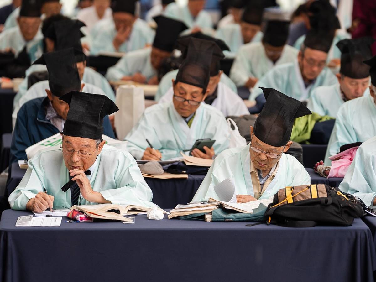 안동문화원은 9월 19일 오전 10시부터 오후 5시까지 도산서원 경내에서 ‘제32회 도산별과대전’을 개최한다. 사진은 지난해 참여자들 모습/안동시
