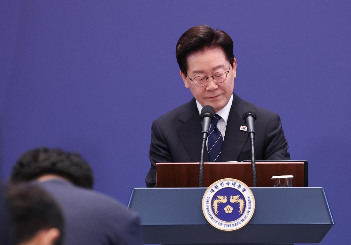 이재명 대통령 지지율, 역대 대통령들과 비교했더니...