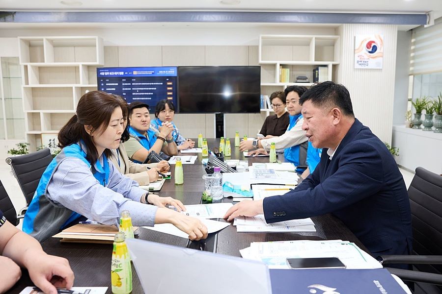 정덕영 양주시장(오른쪽)