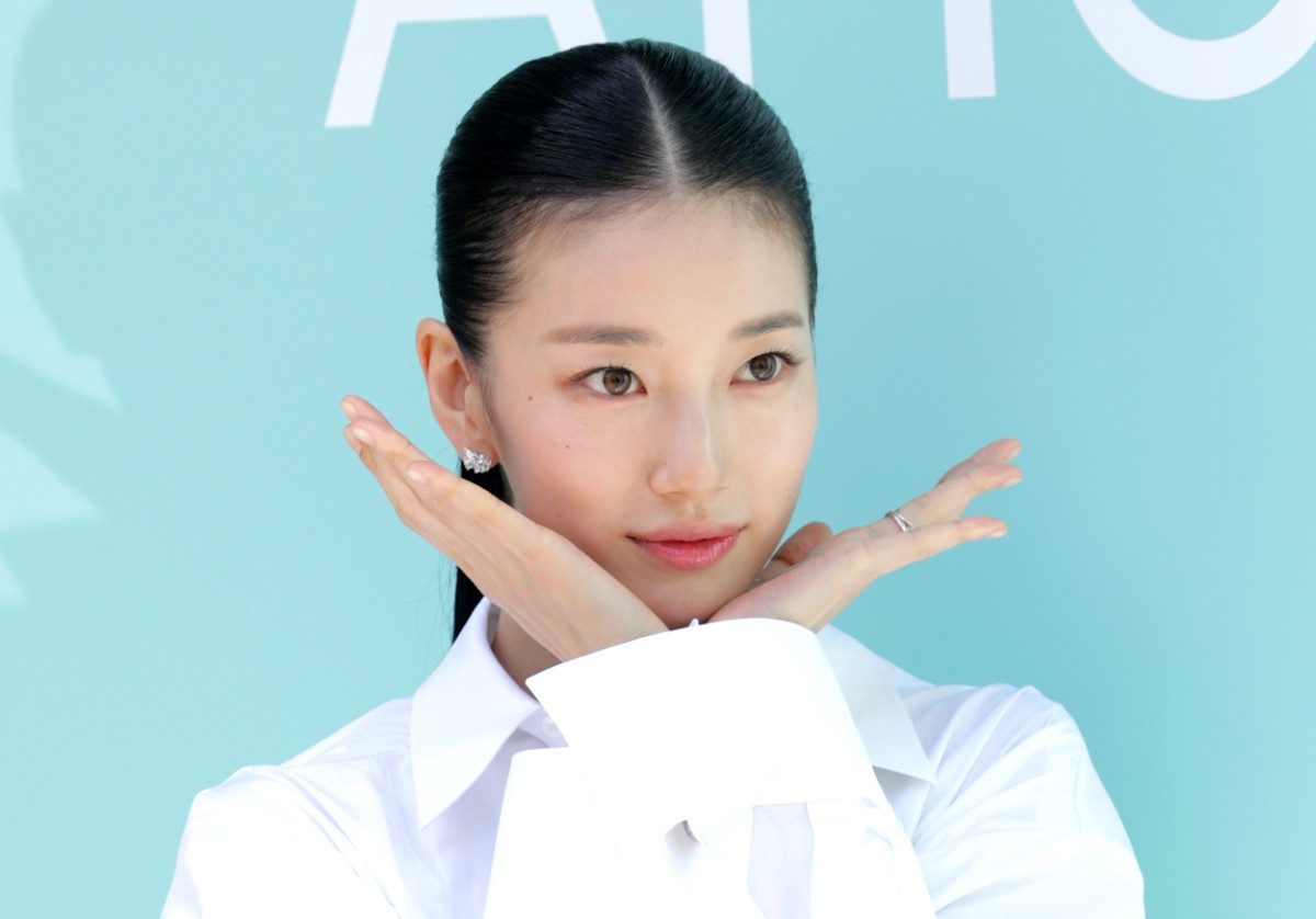 올백 헤어스타일링으로 눈길 끈 배우 수지 / 뉴스1