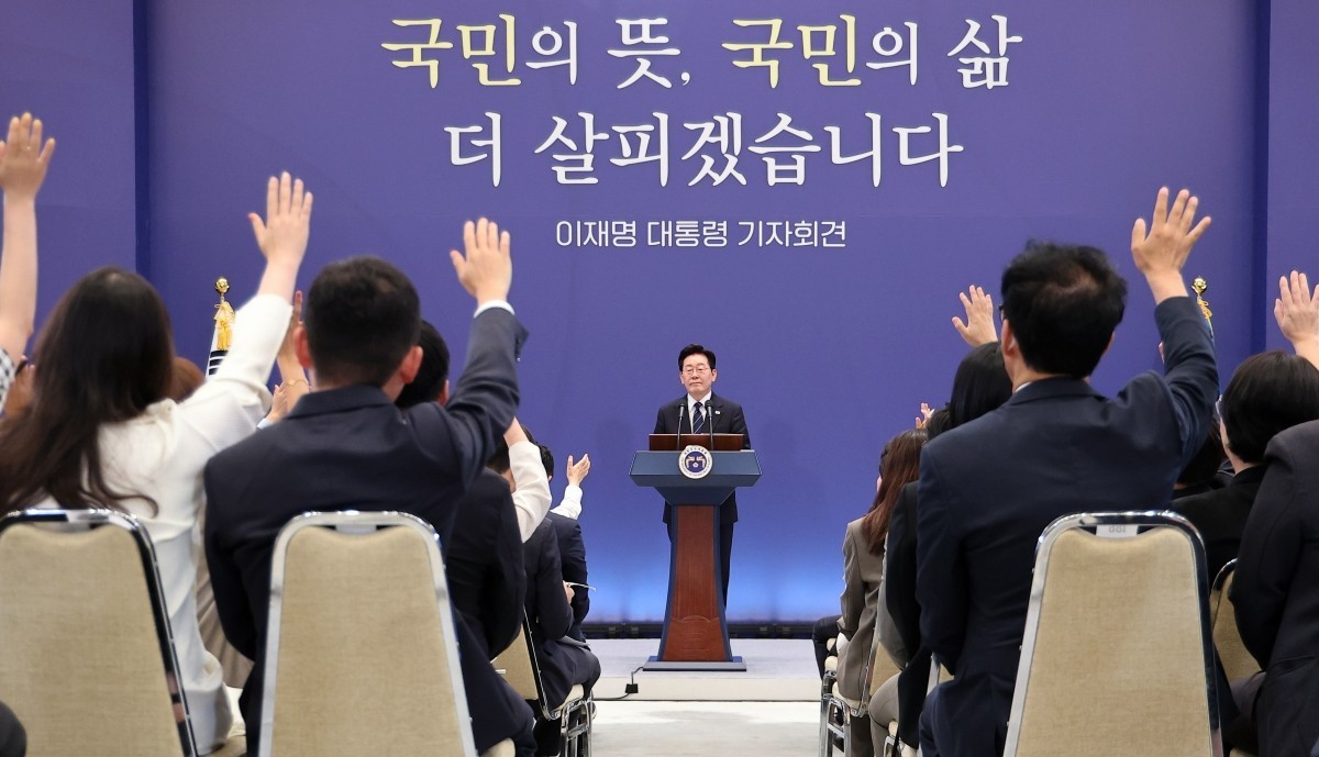 기자들의 질문 받는 이재명 대통령 이재명 대통령이 18일 청와대 영빈관에서 열린 현안 기자회견에서 기자들의 질문을 받고 있다. / 청와대통신사진기자단-뉴스1