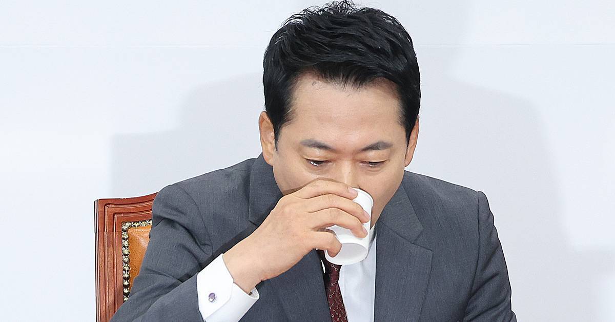 與 “추석에 문해력 학습권이라도 선물해야겠다”…‘이 사람’ 향해 직격