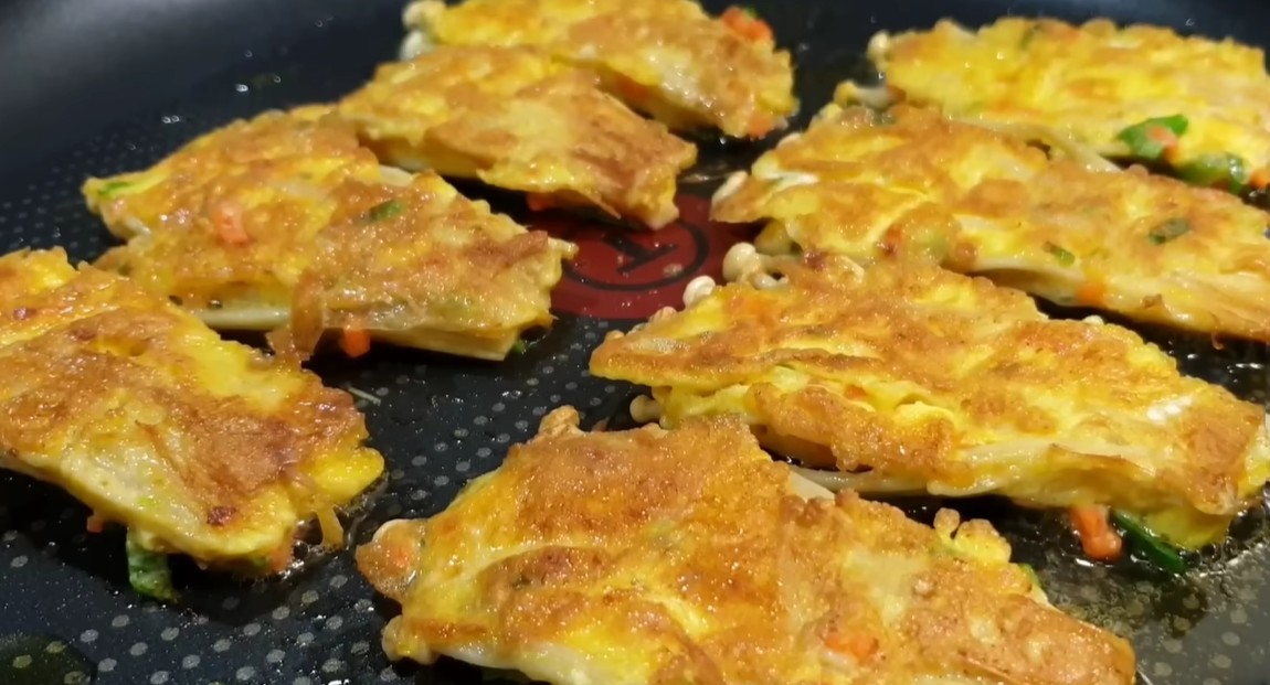 밀가루 필요 없다... '이 재료'로 전을 부치면, 고기 안 사도 됩니다 