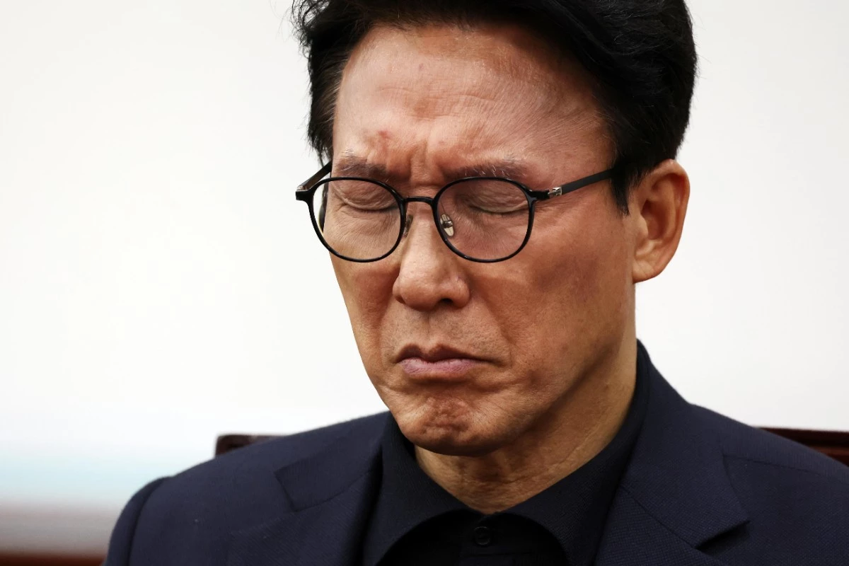 김민석 더불어민주당 대표가 17일 오후 서울 여의도 국회에서 열린 국방위원회 전체회의에서 생각에 잠겨 있다. / 뉴스1