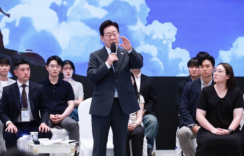 청년들을 만난 이재명 대통령 / 뉴스1