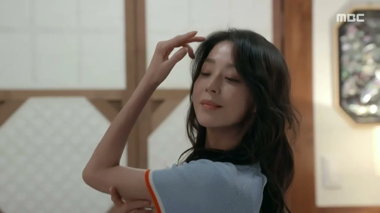 도도희, 창고 감금까지…나지니 향한 집착 폭주 / 드라마 '가족관계증명서' 영상 화면 (영상=MBCdrama)