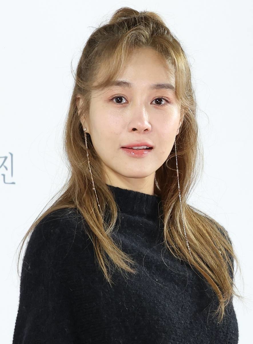 배우 옥주현이 지난해 1월 21일 서울 송파구 롯데시네마 월드타워점에서 열린 영화 '검은 수녀들'(감독 권혁재) VIP 시사회에서 포즈를 취하고 있다 / 뉴스1
