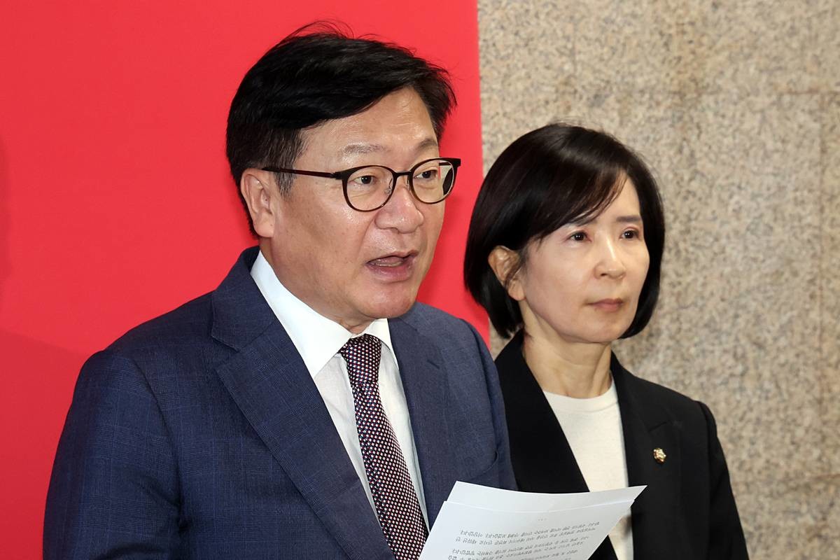 정점식 국민의힘 원내대표가 21일 오후 서울 여의도 국회에서 강훈식 대통령 비서실장 사의표명 관련 브리핑을 하고 있다 / 뉴스1