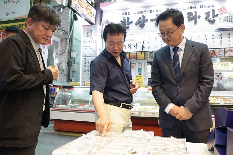 민경선 고양시장, 원당·일산시장 찾아 상인 격려…추석 물가·민생 점검