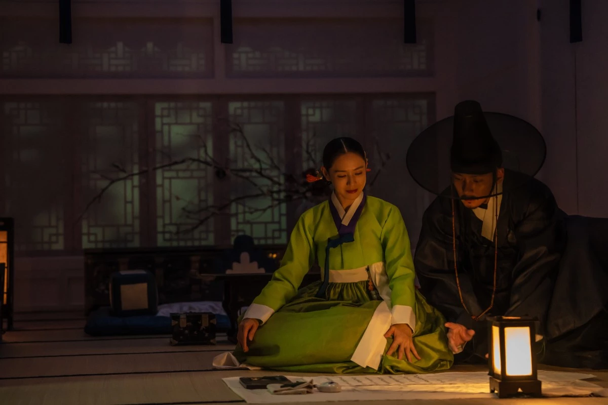 드라마 '스캔들' 주연 배우 손예진과 지창욱 / 넷플릭스