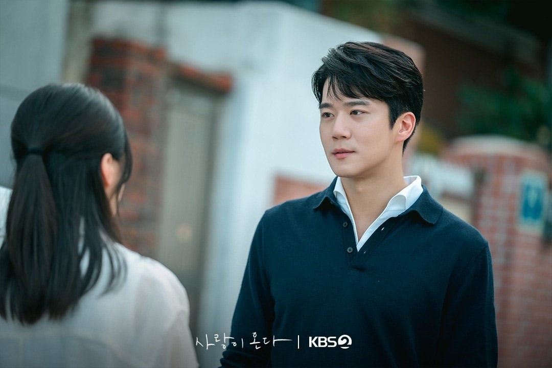'사랑이 온다' 스틸컷. '사랑이 온다'는 깨진 가족의 파편을 모아 세상에서 가장 따뜻한 인생 한 상을 차려내는 두 남녀의 패밀리 레시피 드라마를 그린다. / KBS