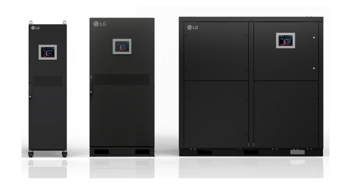 LG전자의 액체냉각 솔루션 CDU(Coolant Distribution Unit) 라인업. (좌측부터) 600㎾, 1㎿, 2.5㎿ 제품. / LG전자
