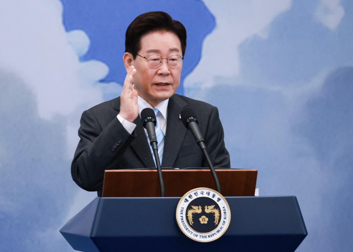 이 대통령에겐 충격적일 수도 있는 여론조사 결과... 국민 10명 중 7명 "이 대통령 재판 재개해야"