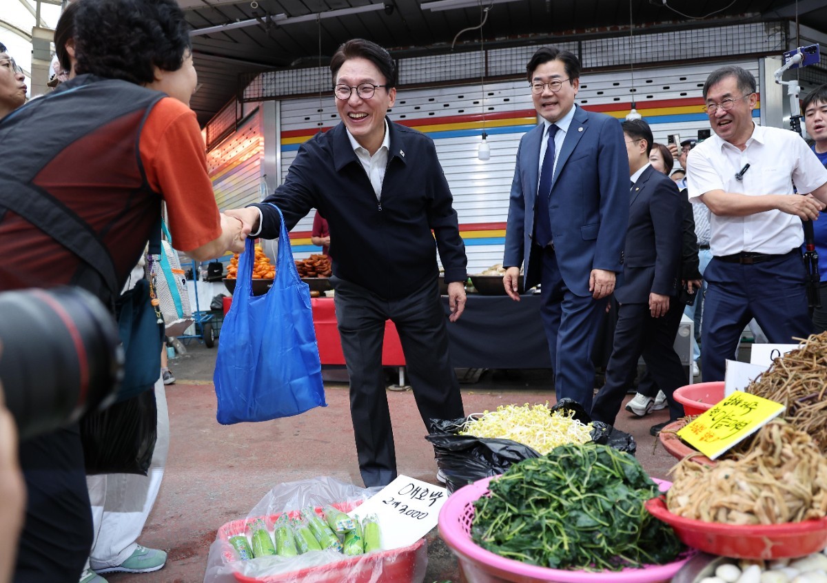 민주당 지지율을 국힘과 비교하니... 김민석 당황시킬 여론조사 결과