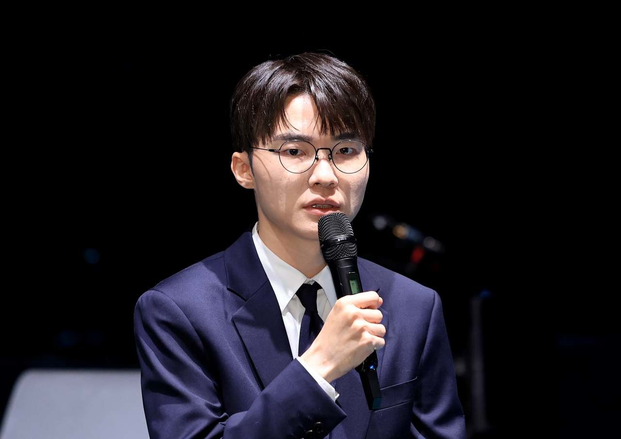 LCK T1팀 주장 이상혁(페이커)이 지난해 12월 18일 서울 종로구 롤파크 LCK(리그 오브 레전드 챔피언스 코리아) 아레나에서 열린 기자 간담회에서 기자들의 질문에 답변하고 있다. / 뉴스1