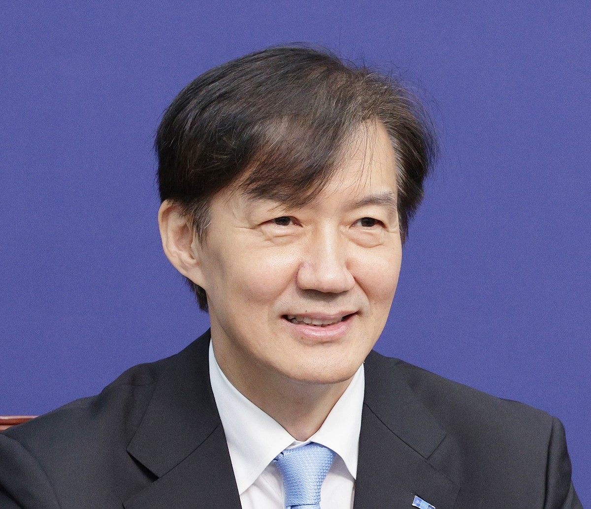 조국 조국혁신당 혁신정책연구원장. 기사 이해를 돕기 위한 자료 사진. 조국 원장이 더불어민주당을 향해 작심한 듯 쓴소리를 했다. 조 원장은 '대통령의 기자회견, 비서실장의 사퇴 표명, 국정 기조의 변화 시도 등 대통령의 쇄신 노력이 이어지고 있음에도 집권 여당인 민주당은 계속 헛발질하고 있다'라고 지적했다. / 뉴스1