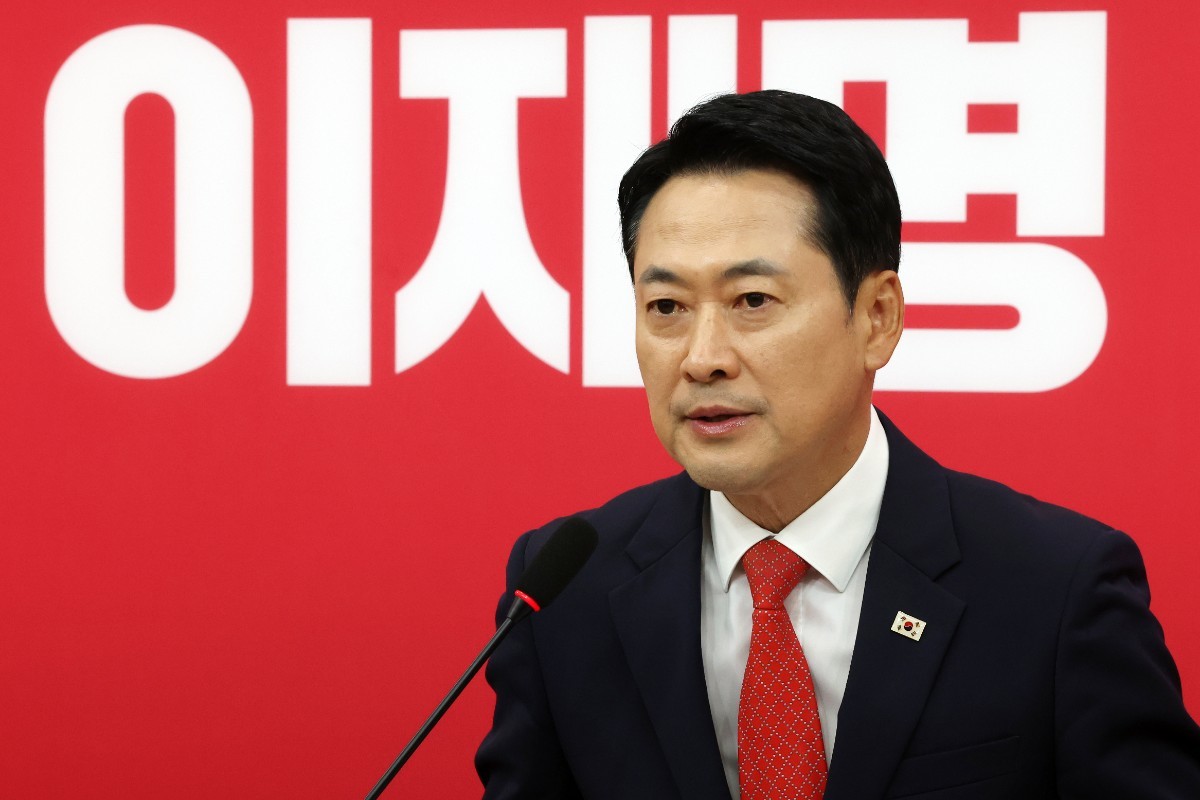 장동혁 국민의힘 대표가 22일 오후 서울 여의도 국회에서 조희대 대법원장 대법관 재제청 거부와 서부전선 비무장지대(DMZ) 군사분계선(MDL) 지뢰 폭발 사고 등 현안 관련 관련 기자회견을 하고 있다. / 뉴스1