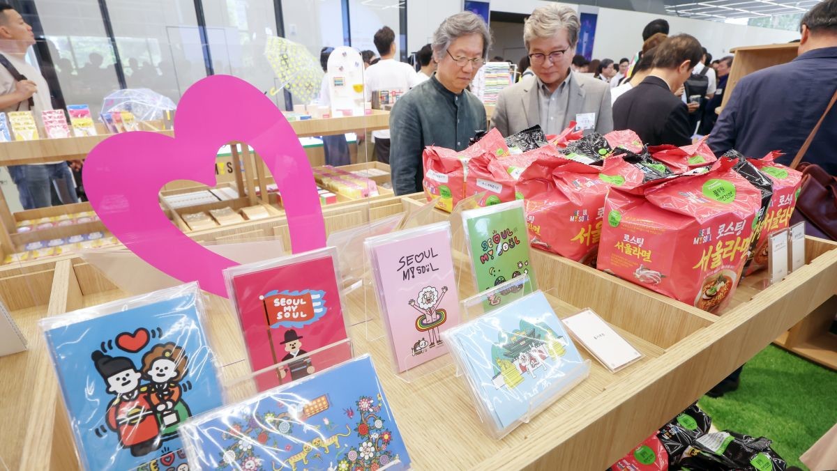 무려 270만뷰 터졌다…외국인 사이에서 난리났다는 '서울 굿즈' 정체