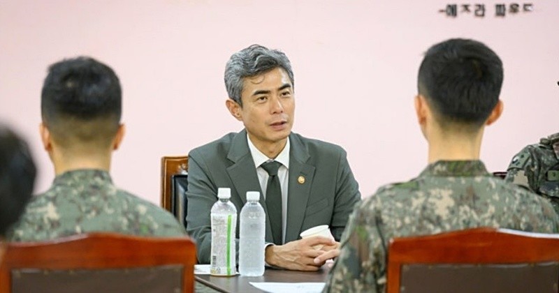 육군 25사단 부대를 방문한 강신철 국방부장관 / 뉴스1