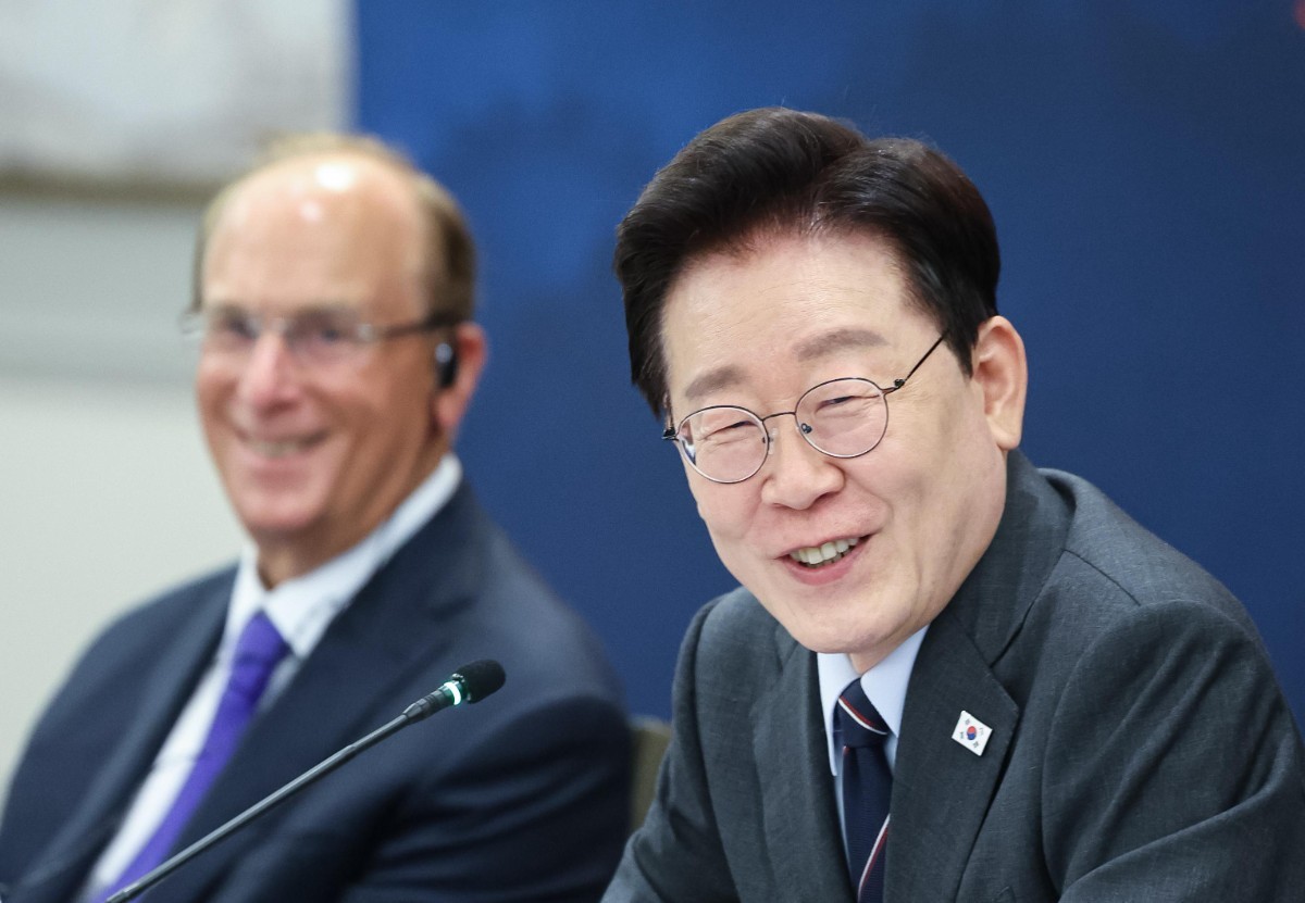 이재명 대통령이 23일(현지시각) 미국 뉴욕 한 호텔에서 열린 대한민국 투자 서밋 2026에서 발언을 하고 있다. / 뉴스1