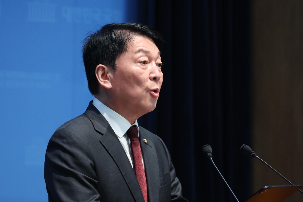 "이 대통령, 북한군 포로 데려온 사실 왜 숨겼나“ 안철수 발언에 논란 폭발