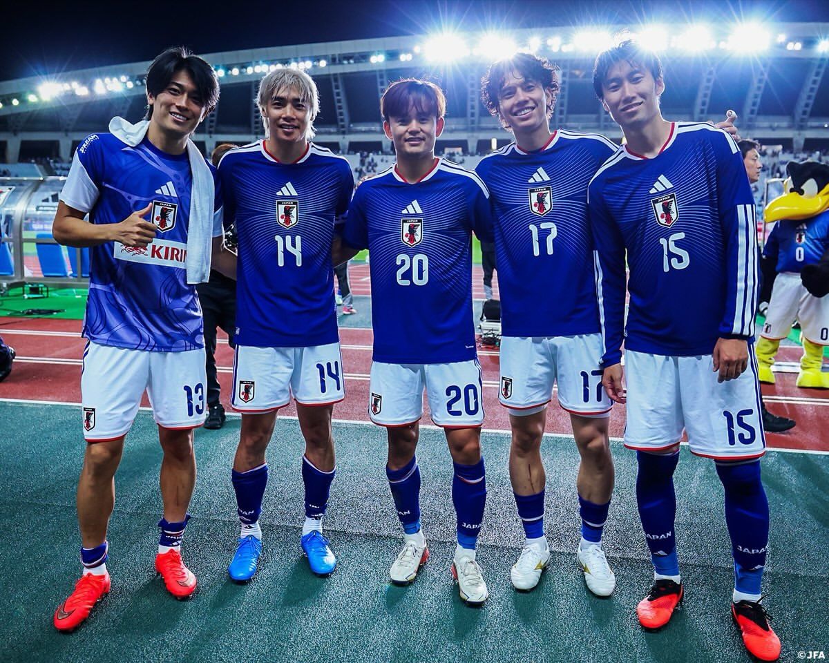 한국축구가 에콰도르 꺾은 날 일본축구는 더 엄청난 일 해냈다
