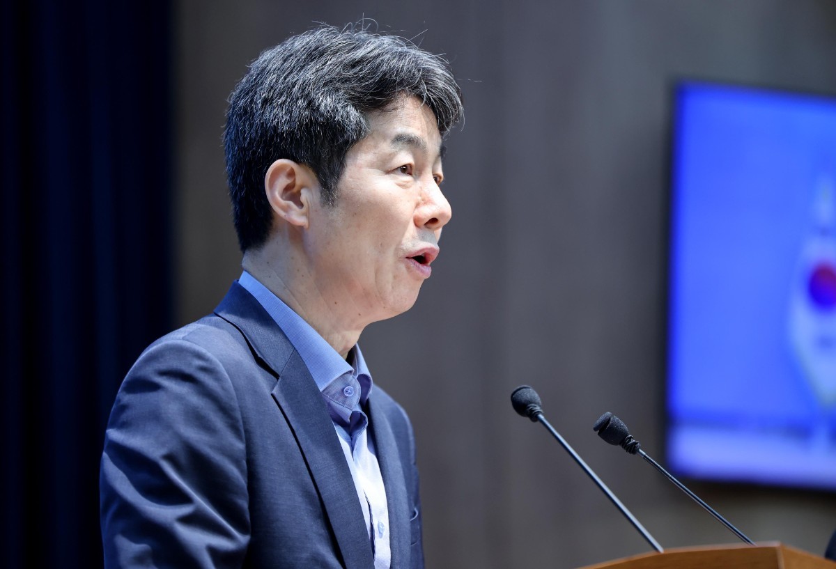 “윤건영, 지뢰가 우습나... 국회의원이기에 앞서 사람으로서 할 말인가”