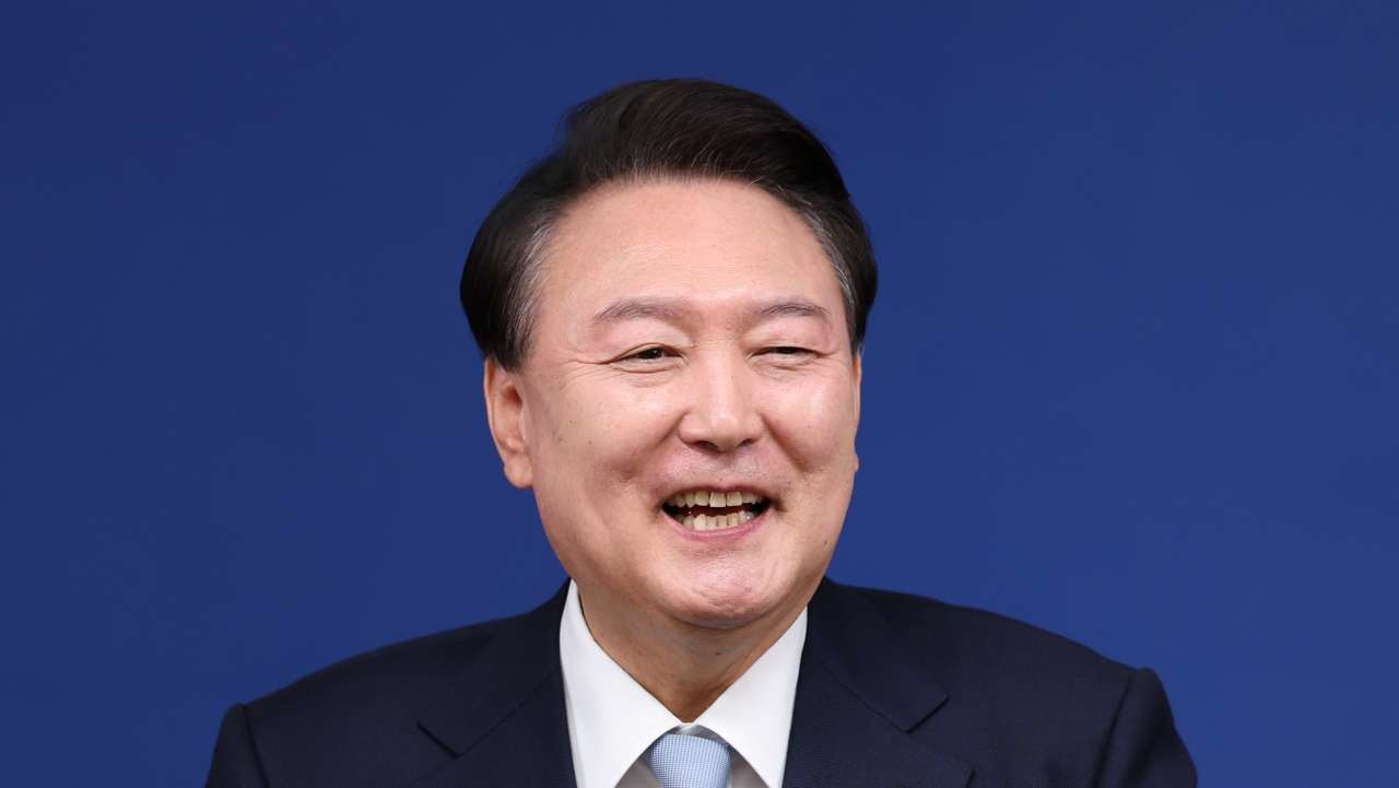윤석열 전 대통령이 과거 미소짓는 모습. / 연합뉴스