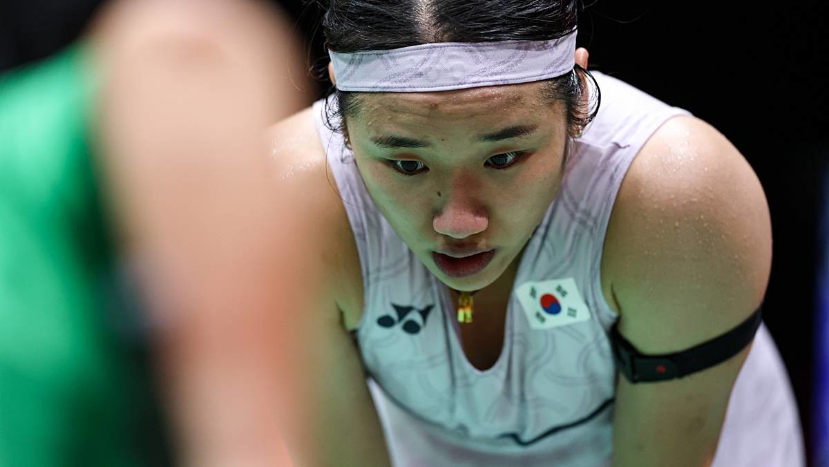 지난 23일 일본 아이치현 이치노미야시립 종합체육관에서 열린 2026 아이치·나고야 아시안게임 배드민턴 여자 단체 준결승 대한민국과 일본의 경기, 대한민국 안세영이 야마구치 아카네와 단식에서 숨을 고르고 있다 / 뉴스1