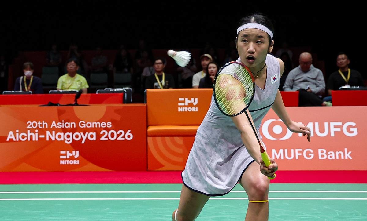 지난 23일 일본 아이치현 이치노미야시립 종합체육관에서 열린 2026 아이치·나고야 아시안게임 배드민턴 여자 단체 준결승 대한민국과 일본의 경기, 대한민국 안세영이 일본 야마구치 아카네를 상대로 경기하고 있다 / 뉴스1