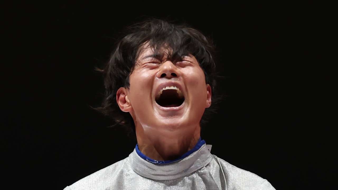 26일 일본 아이치현 도코나메 아이치 스카이 엑스포에서 열린 2026 아이치·나고야 아시안게임 펜싱 남자 사브르 단체전 결승에서 마지막 주자로 영화 같은 역전승을 만든 대한민국 오상욱이 포효하고 있다. / 뉴스1