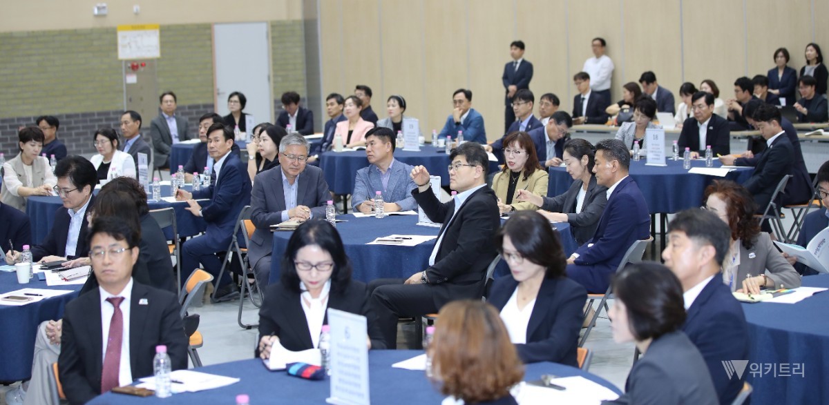 전남광주통합특별시교육청은 지난 9월 22일 순천만생태문화교육원에서 ‘2026년 9월 전남광주교육 정책협의회’를 개최했다 / 전남광주통합특별시교육청