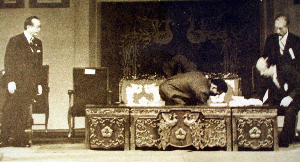 1974년 8월 15일 광복절 기념식에서 육영수 여사가 피격되는 순간. / 연합뉴스